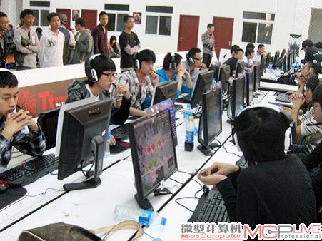 比赛全部采用Tt eSPORTS专业电竞装备