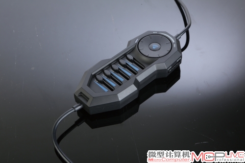 各声道音效都可以通过线控器独立调节，并能通过它控制麦克风开关。