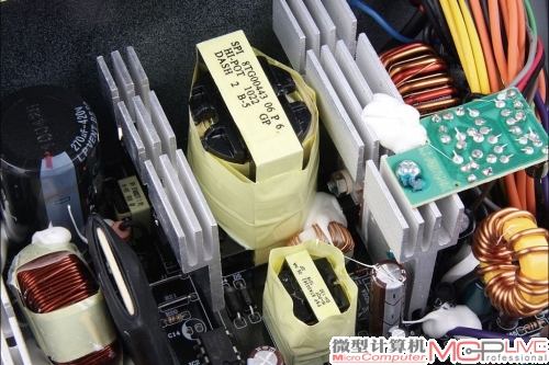 安钛克VP 450P：主电容是来自台湾Fcon的420V，270μF产品。